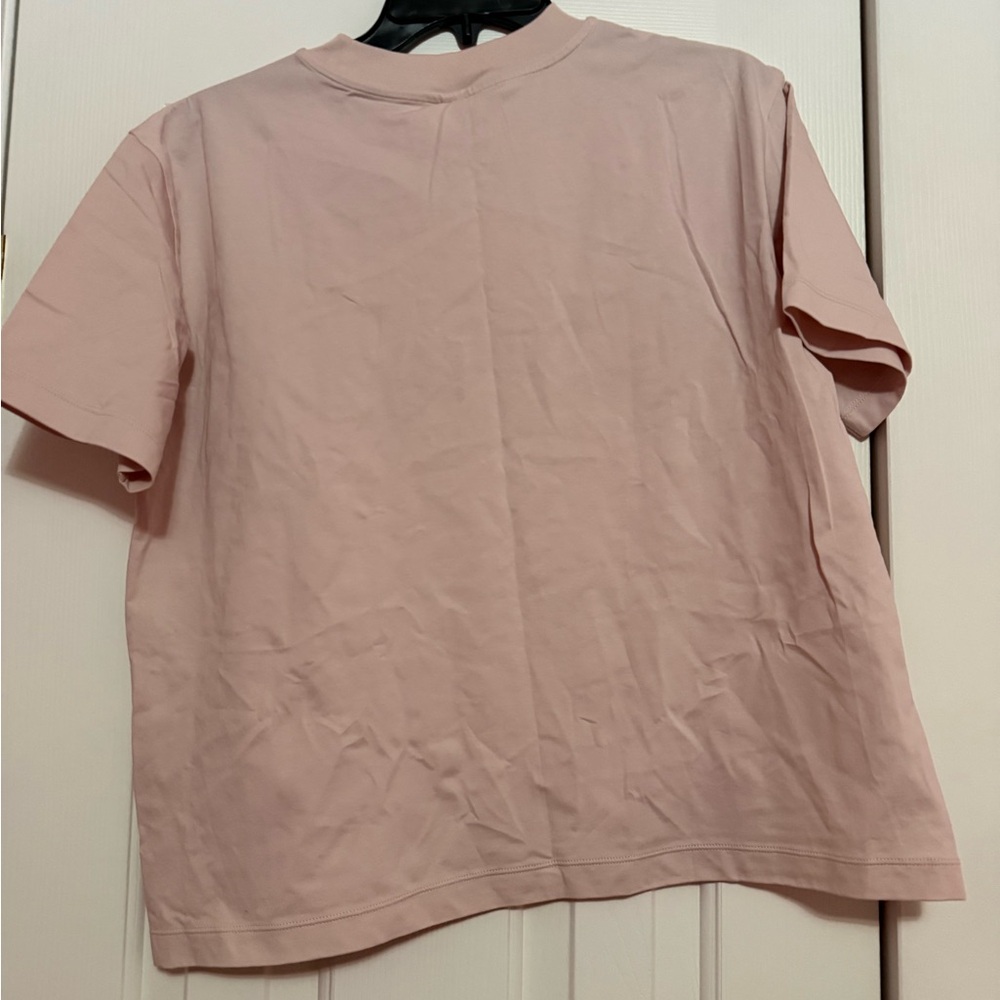Uniqlo Short Sleeve Tee in Light Pink - Picture 3 of 4